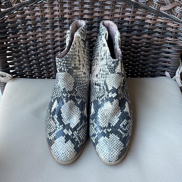 Vionic Windom Boot 11 - Picture 2 of 14